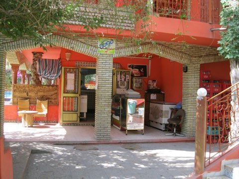A cafe in the Tozeur palm grove